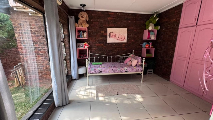 5 Bedroom Property for Sale in Royldene Northern Cape